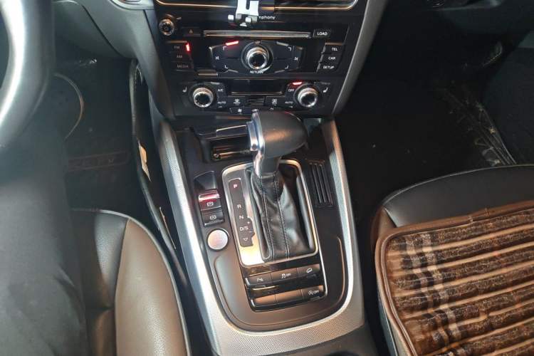 Used Audi Q5 2017 40 TFSI Technology Edition Gear Lever