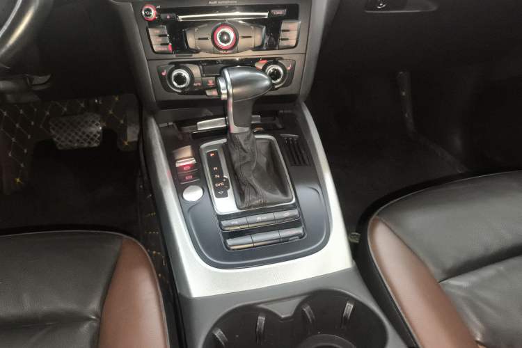 Used Audi Q5 2017 Plus 40 TFSI Technology Model Gear Lever