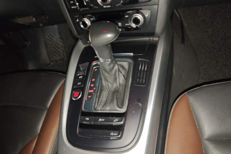 Used Audi Q5 2017 Plus 40 TFSI Technology Model Gear Lever