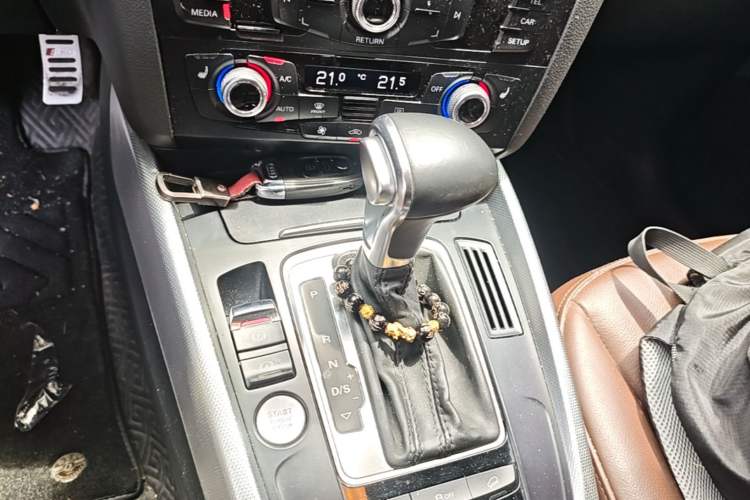 Used Audi Q5 2017 40 TFSI Technology Edition Gear Lever