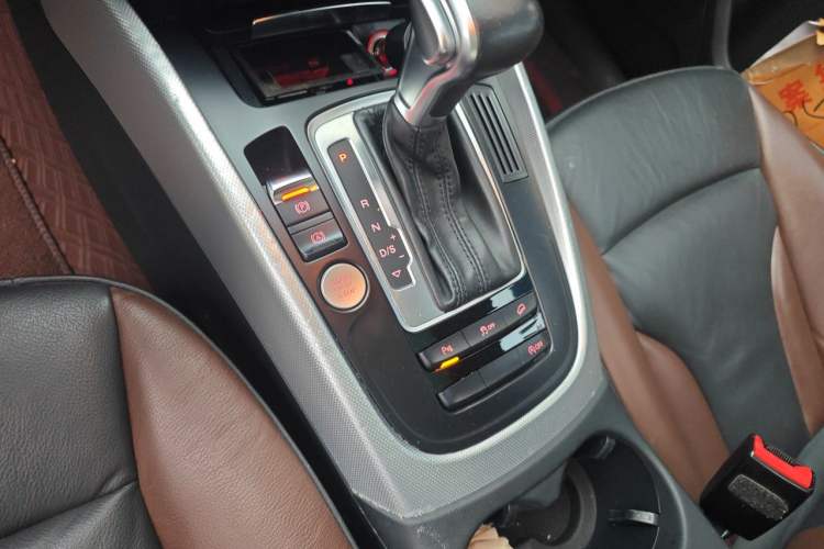 Used Audi Q5 2017 Plus 40 TFSI Technology Model Gear Lever