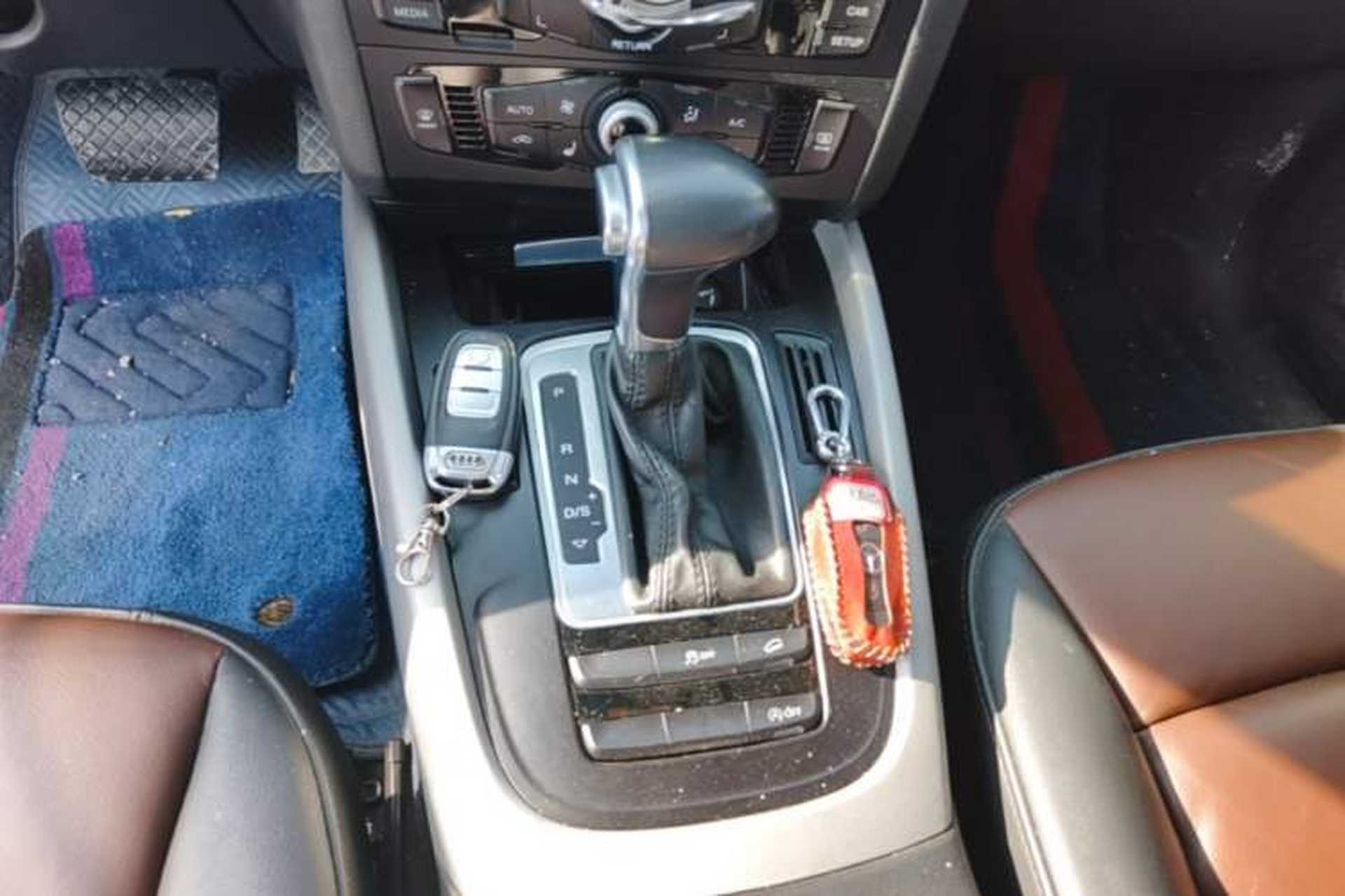 Used Audi Q5 2017 40 TFSI Ambition Edition Gear Lever