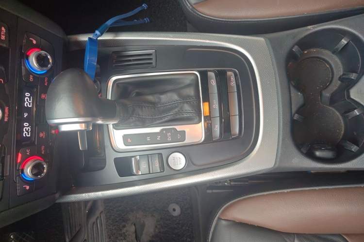 Used Audi Q5 2017 Plus 40 TFSI Technology Model Gear Lever