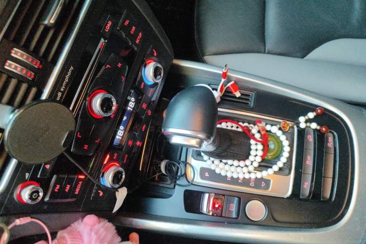 Used Audi Q5 2017 Plus 40 TFSI Technology Model Gear Lever