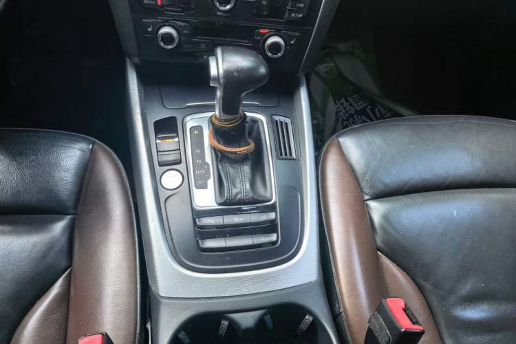 Used Audi Q5 2017 40 TFSI Technology Edition Gear Lever