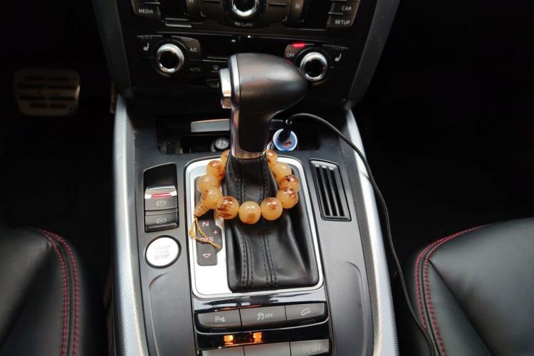 Used Audi Q5 2017 Plus 40 TFSI Technology Model Gear Lever