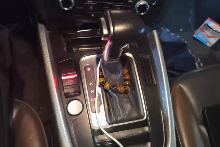Used Audi Q5 2017 Plus 40 TFSI Technology Model Gear Lever