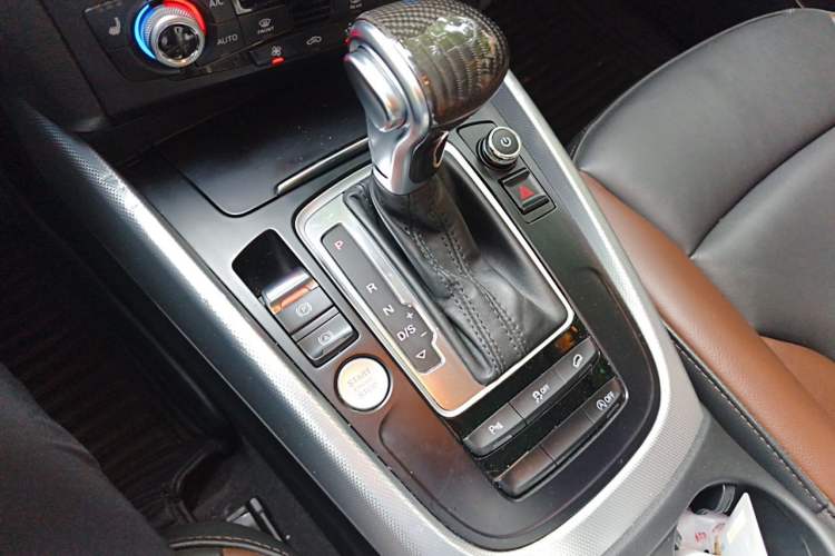 Used Audi Q5 2017 Plus 40 TFSI Technology Model Gear Lever
