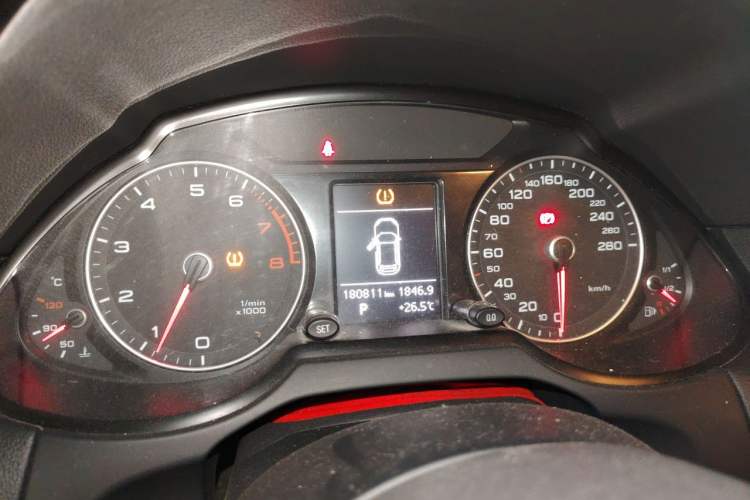 Used Audi Q5 2017 40 TFSI Ambition Edition Instrument Cluster