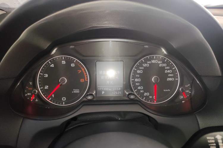 Used Audi Q5 2017 40 TFSI Ambition Edition Instrument Cluster