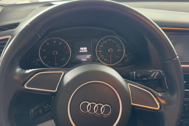 Used Audi Q5 2017 40 TFSI Ambition Edition Instrument Cluster