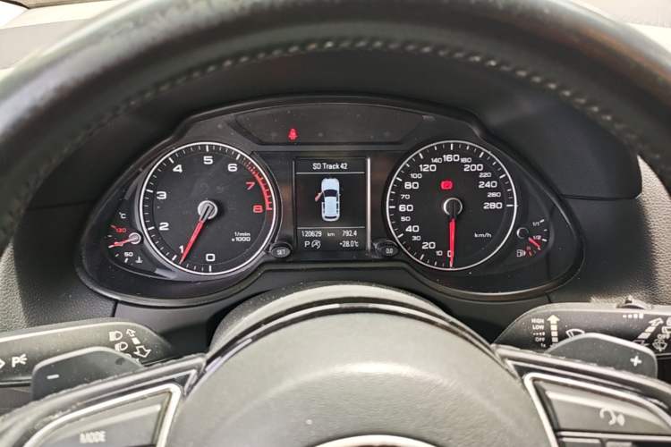 Used Audi Q5 2017 40 TFSI Technology Edition Instrument Cluster