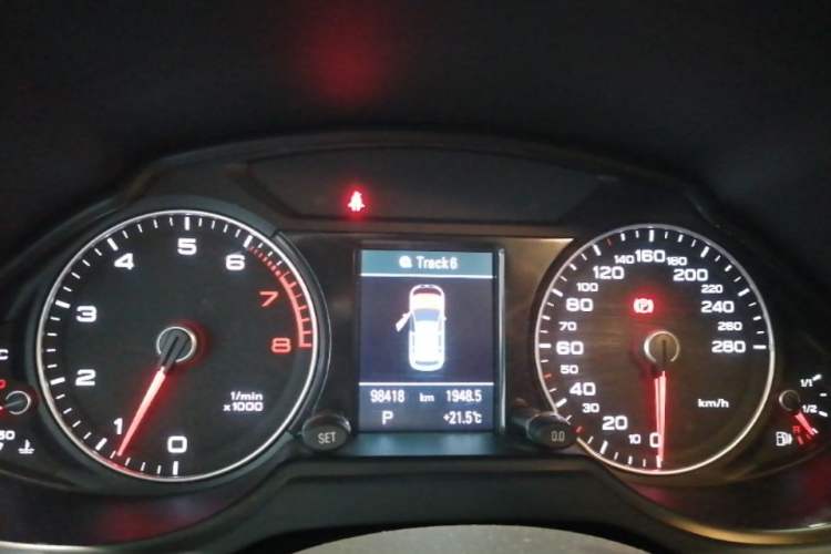Used Audi Q5 2017 40 TFSI Comfort Model Instrument Cluster