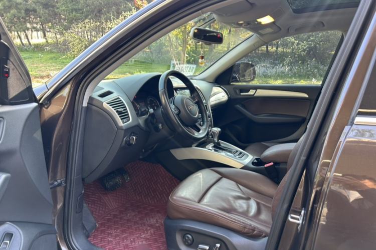 Used Audi Q5 2017 40 TFSI Technology Edition Interior 1