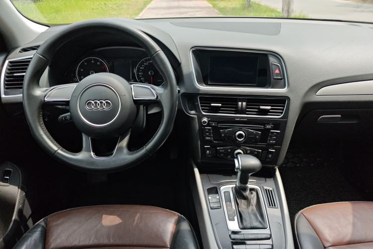 Used Audi Q5 2017 Plus 40 TFSI Ambition Model Interior 1