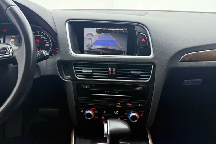 Used Audi Q5 2017 40 TFSI Comfort Model Interior 1