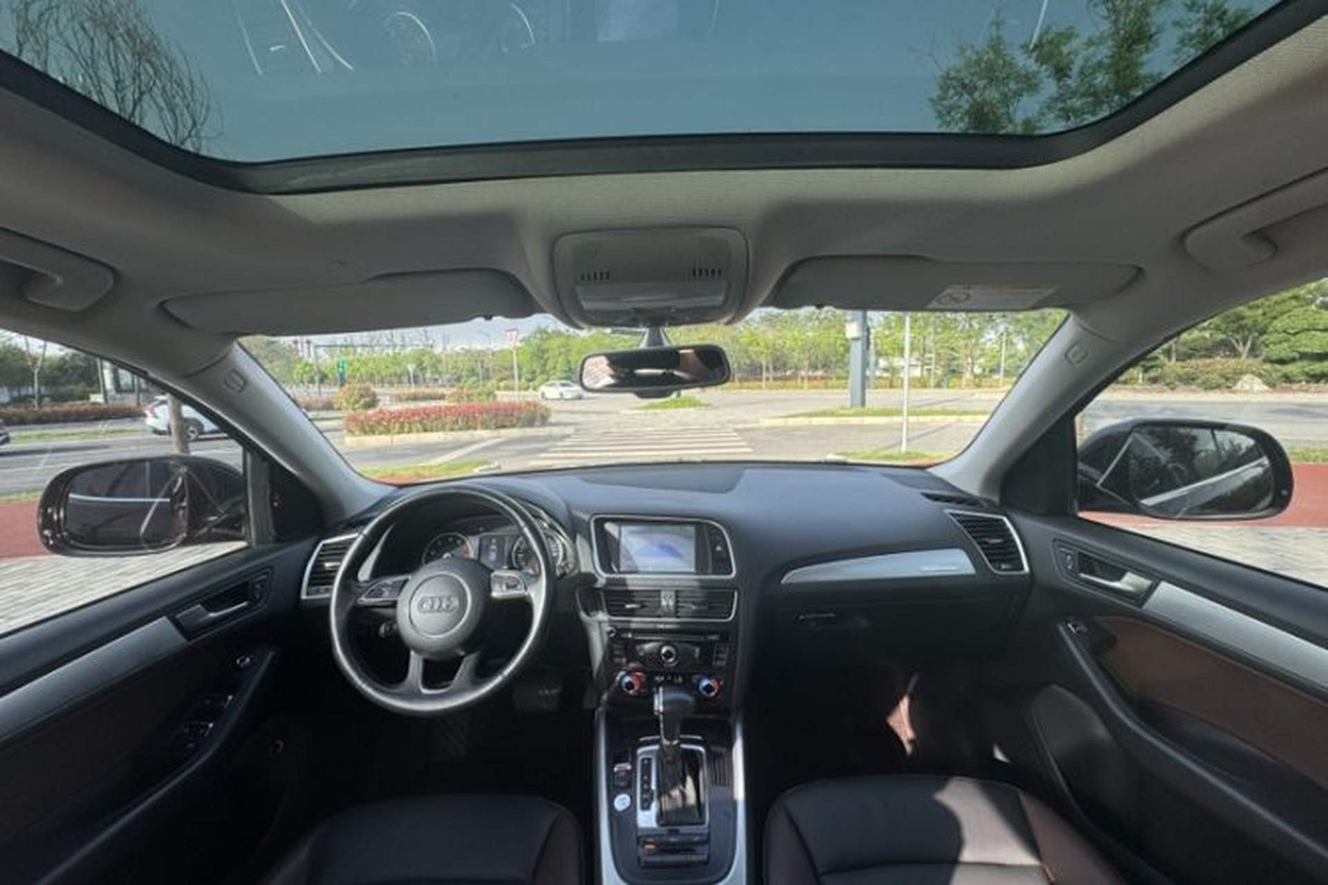 Used Audi Q5 2017 40 TFSI Technology Edition Interior 2