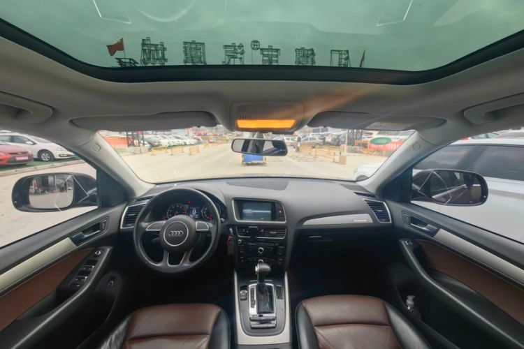 Used Audi Q5 2017 40 TFSI Ambition Edition Interior 2
