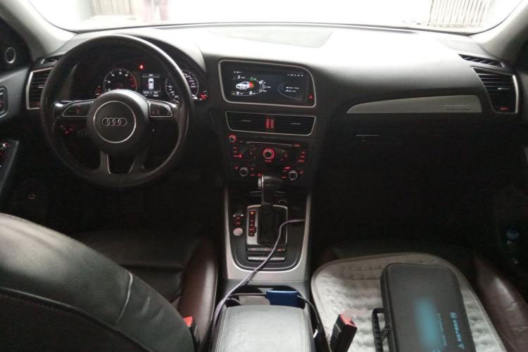 Used Audi Q5 2017 40 TFSI Technology Edition Interior 2