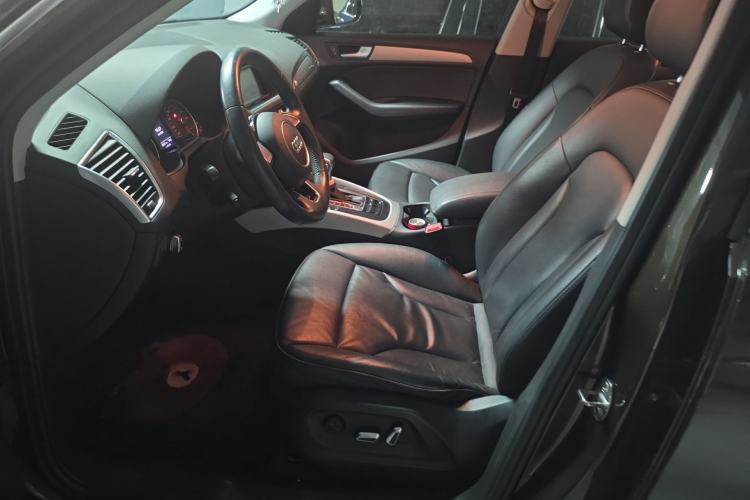 Used Audi Q5 2017 40 TFSI Ambition Edition Interior 2