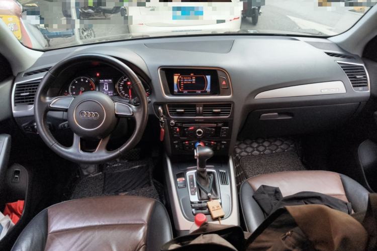 Used Audi Q5 2017 Plus 40 TFSI Ambition Model Interior 2
