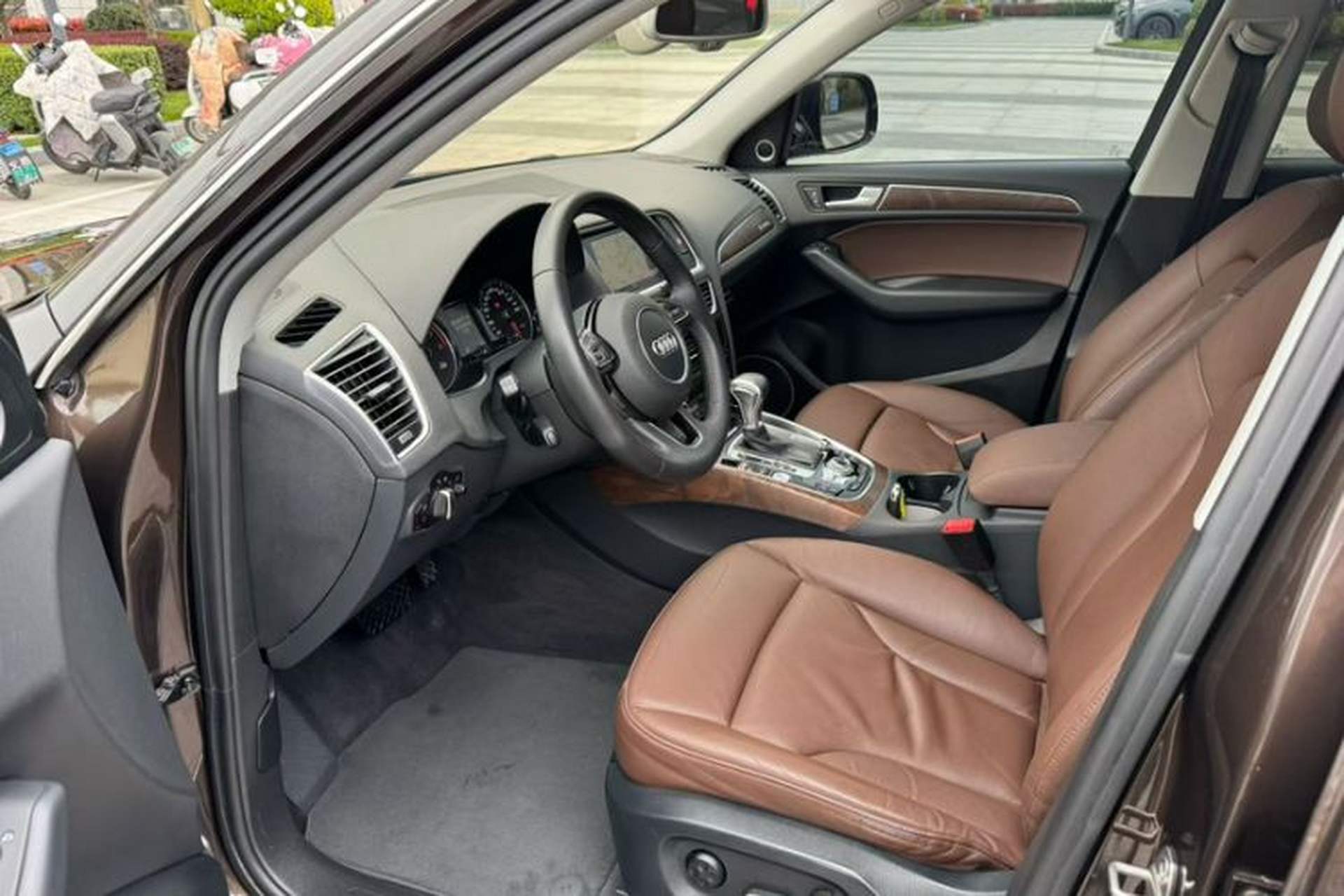 Used Audi Q5 2017 40 TFSI Comfort Model Interior 2