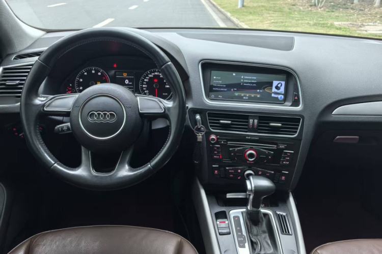 Used Audi Q5 2017 40 TFSI Ambition Edition Interior 3