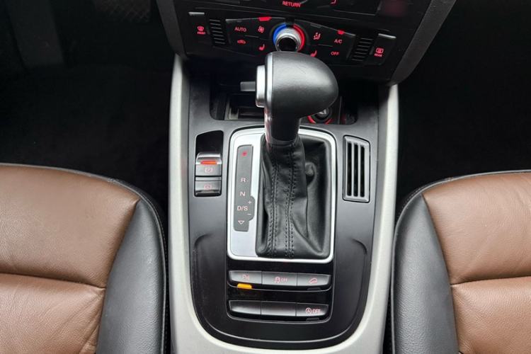 Used Audi Q5 2017 Plus 40 TFSI Ambition Model Interior 3