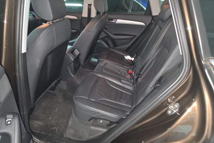 Used Audi Q5 2017 40 TFSI Ambition Edition Interior 3