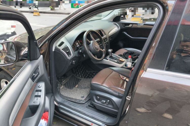 Used Audi Q5 2017 Plus 40 TFSI Ambition Model Interior 3