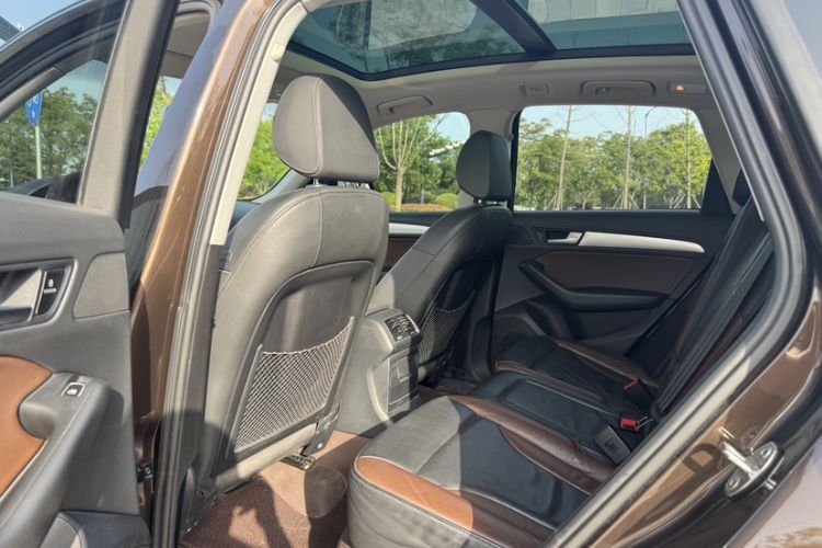 Used Audi Q5 2017 40 TFSI Technology Edition Interior 4