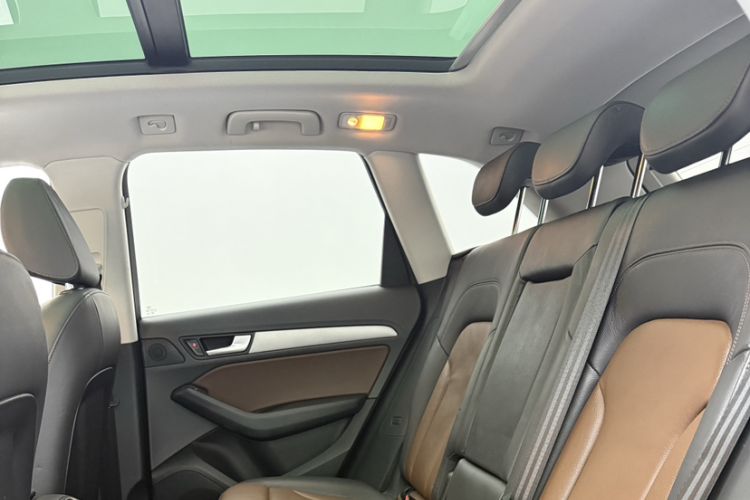 Used Audi Q5 2017 Plus 40 TFSI Ambition Model Interior 4