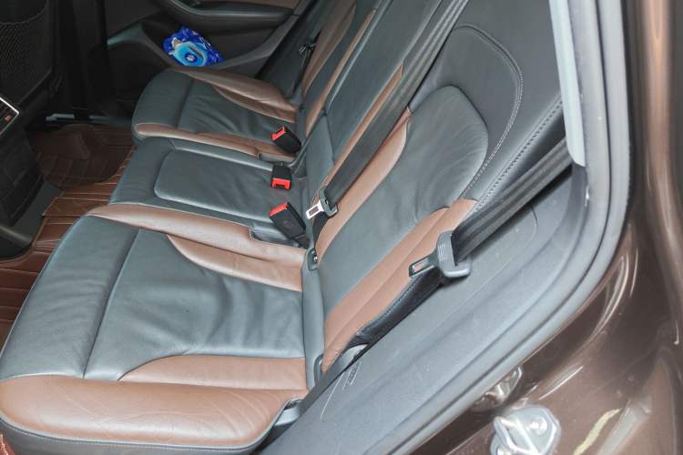 Used Audi Q5 2017 Plus 40 TFSI Technology Model Interior 4