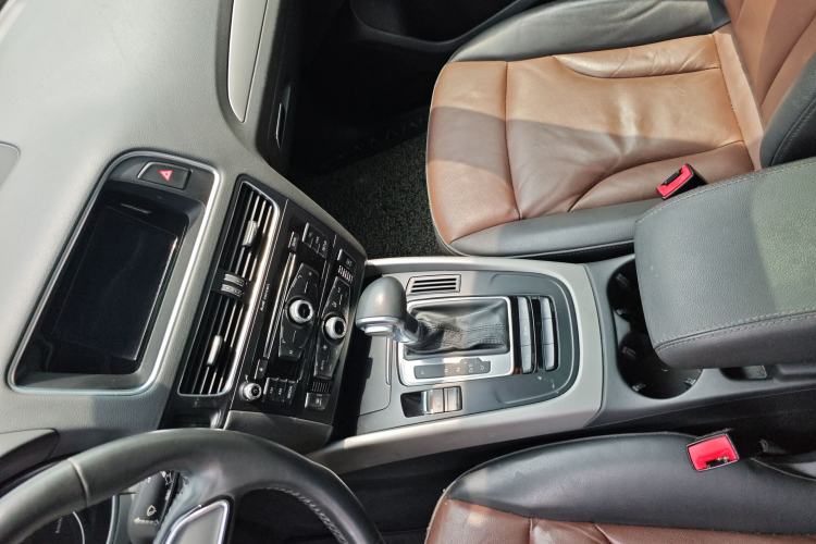 Used Audi Q5 2017 Plus 40 TFSI Ambition Model Interior 4