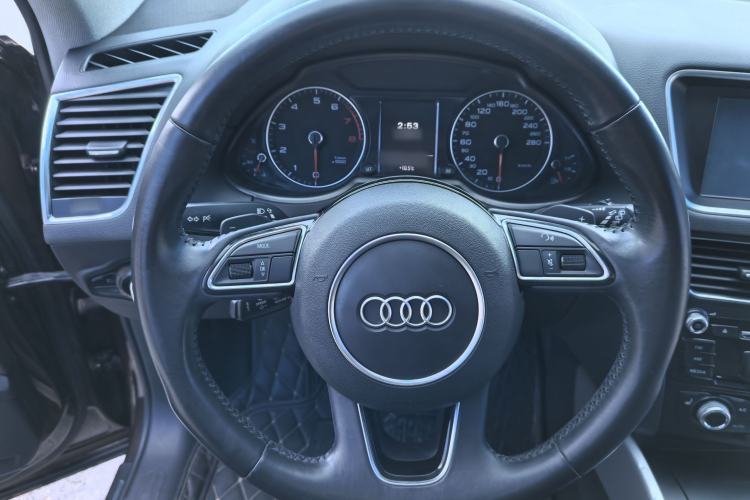 Used Audi Q5 2017 40 TFSI Technology Edition Interior 5