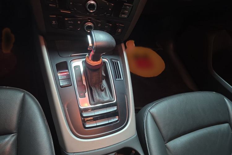 Used Audi Q5 2017 40 TFSI Ambition Edition Interior 5