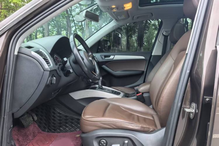 Used Audi Q5 2017 40 TFSI Ambition Edition Interior 6
