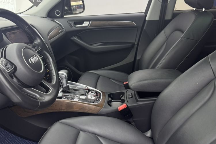 Used Audi Q5 2017 40 TFSI Comfort Model Interior 6
