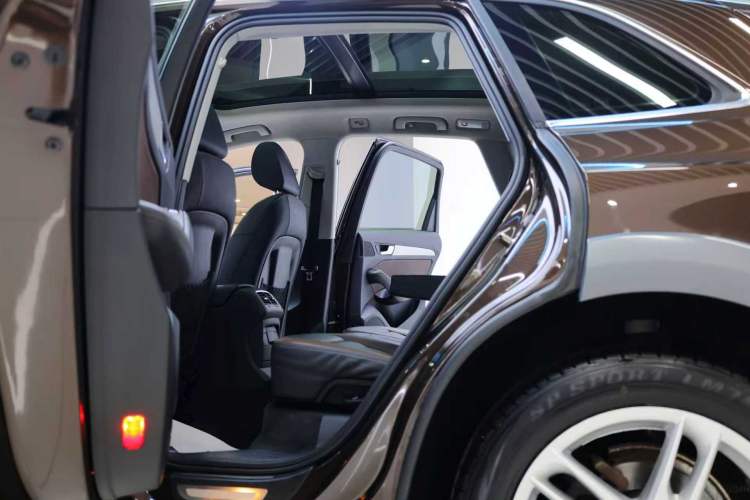 Used Audi Q5 2017 Plus 40 TFSI Technology Model Interior 8