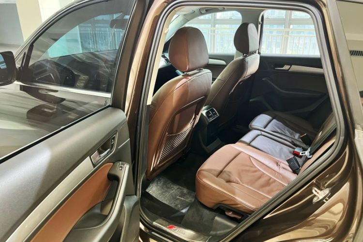 Used Audi Q5 2017 40 TFSI Technology Edition Interior 8