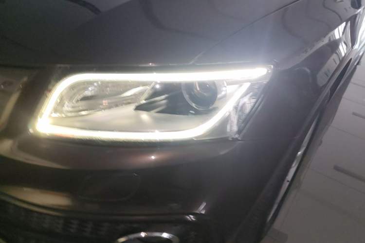 Used Audi Q5 2017 Plus 40 TFSI Ambition Model Left Front Headlight