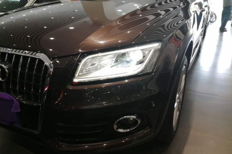 Used Audi Q5 2017 40 TFSI Comfort Model Left Front Headlight
