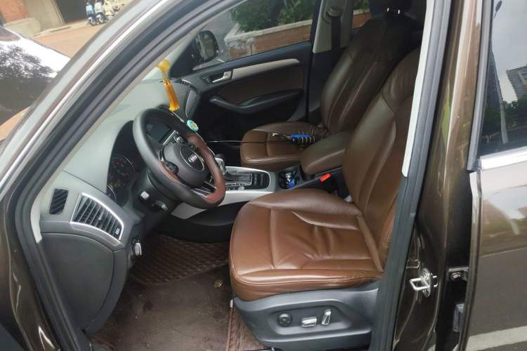 Used Audi Q5 2017 40 TFSI Technology Edition Left Front Seat