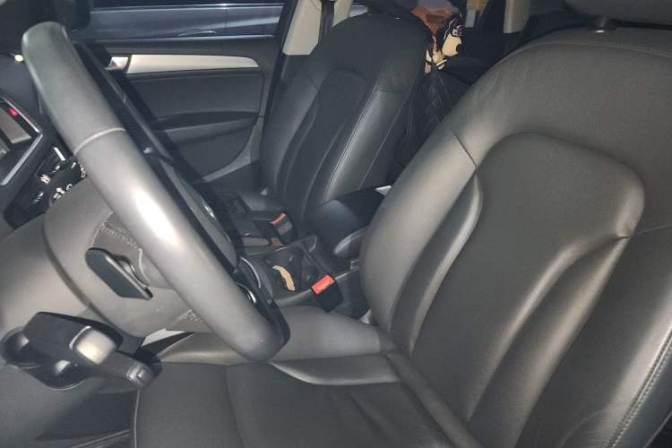 Used Audi Q5 2017 40 TFSI Technology Edition Left Front Seat