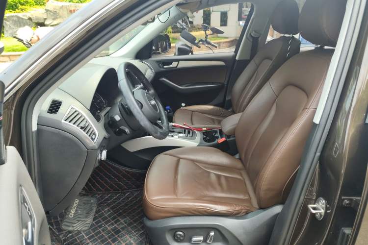 Used Audi Q5 2017 40 TFSI Technology Edition Left Front Seat