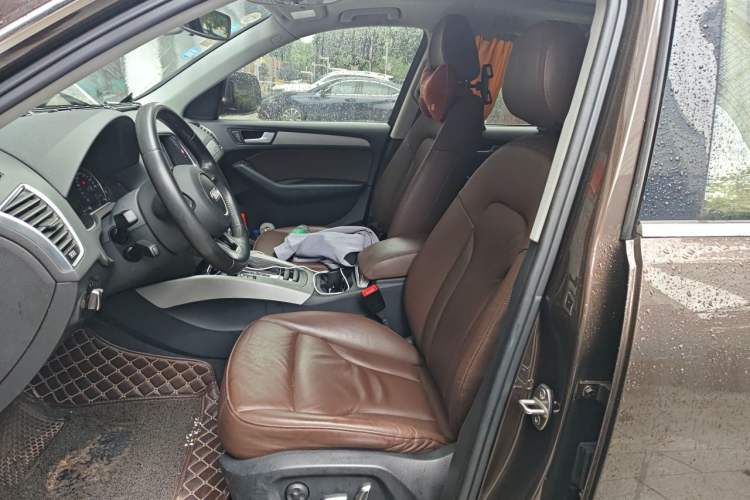 Used Audi Q5 2017 40 TFSI Ambition Edition Left Front Seat