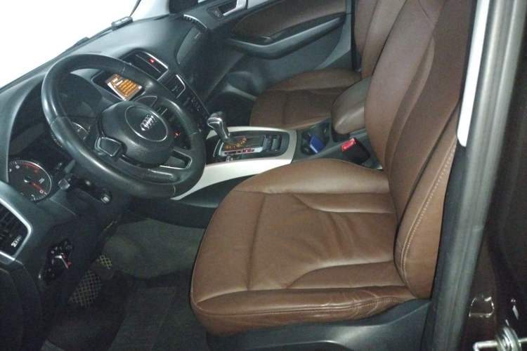 Used Audi Q5 2017 40 TFSI Ambition Edition Left Front Seat