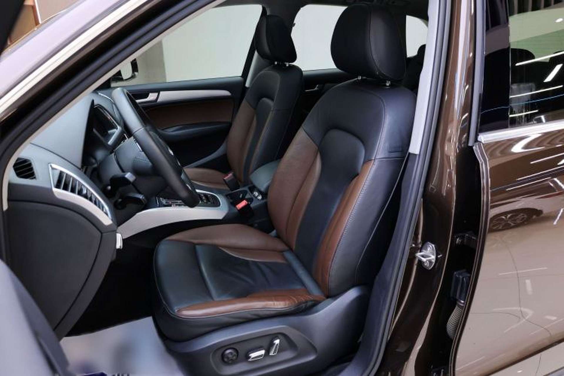Used Audi Q5 2017 Plus 40 TFSI Technology Model Left Front Seat