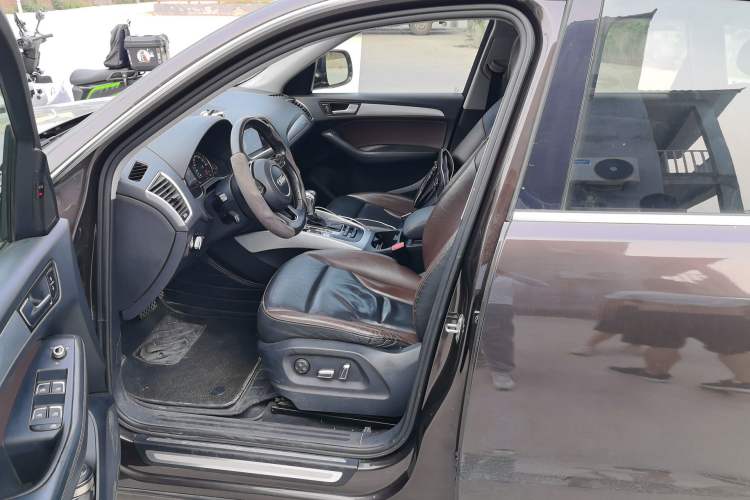 Used Audi Q5 2017 40 TFSI Technology Edition Left Front Seat