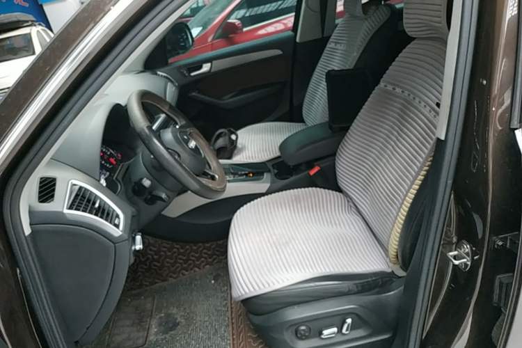 Used Audi Q5 2017 Plus 40 TFSI Ambition Model Left Front Seat